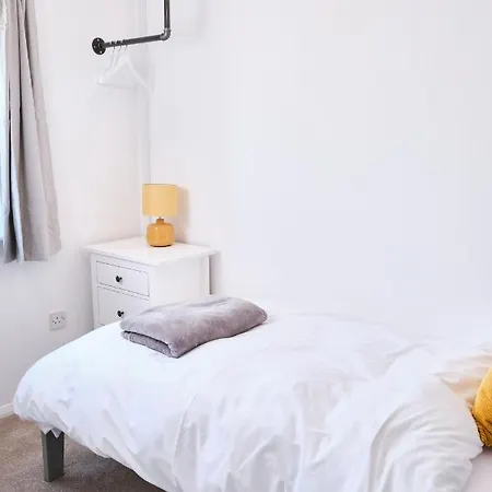 Parkway House - Modern With Great Transport Links * Bristol