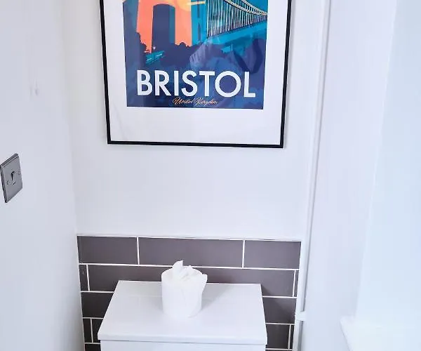 Parkway House - Modern With Great Transport Links Apartment