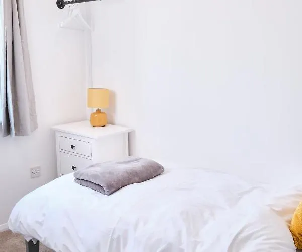 Parkway House - Modern With Great Transport Links * Bristol